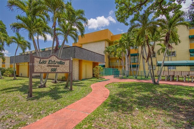 Photo - 606 W 81st St Condo Unit 318