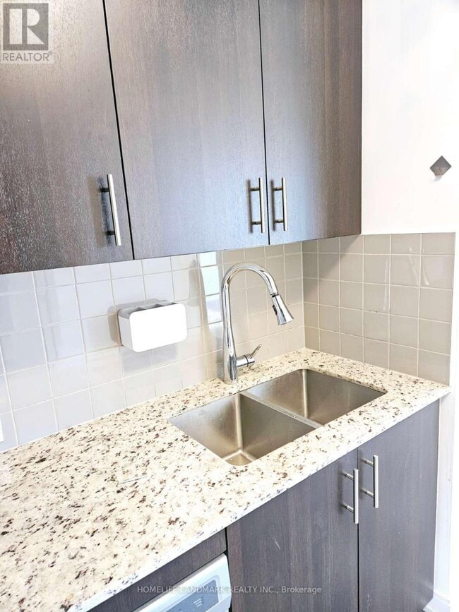 Photo - 255 Village Green Square Unité PH05