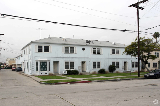 Building Photo - 150 W Hillcrest Blvd Rental
