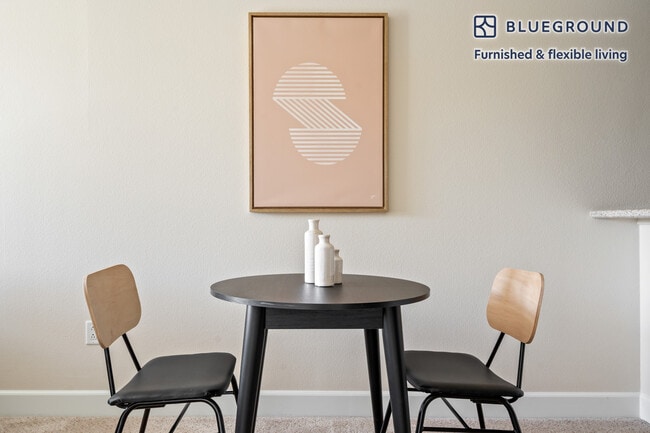 Photo - 2383 N Main St Unidad FL4-ID933