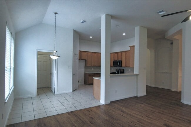 Building Photo - 322 Wild Bird Dr Rental