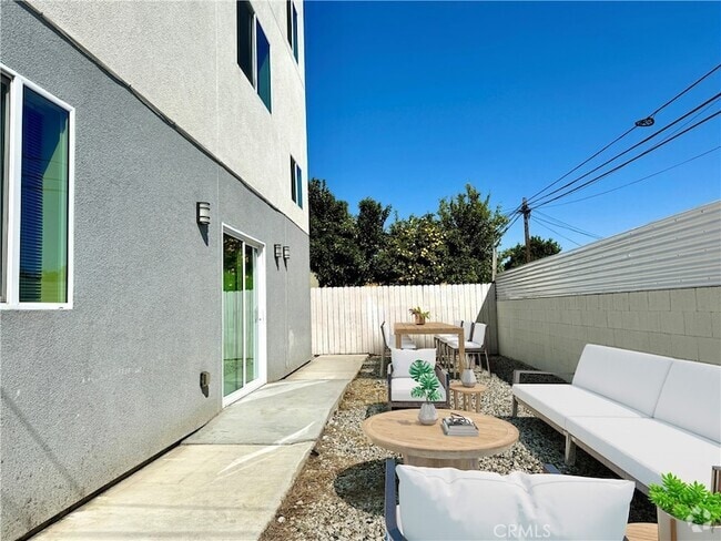 Building Photo - 1002 E 33rd St Rental