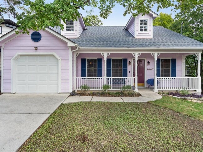 Photo - 1407 Sanchez St House