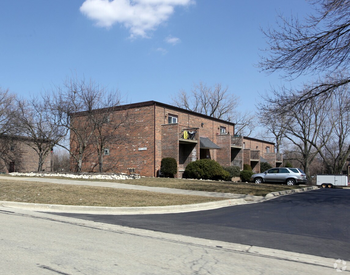 Creekview Apartments - Creekview Apartments