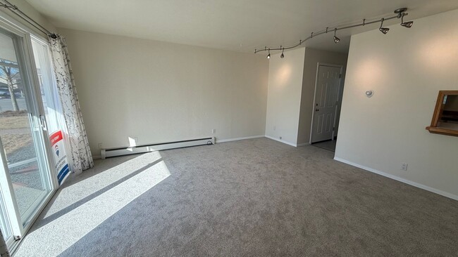 Photo - 2 Bedroom w/Garage in AIRPORT HEIGHTS! All utilities Included!