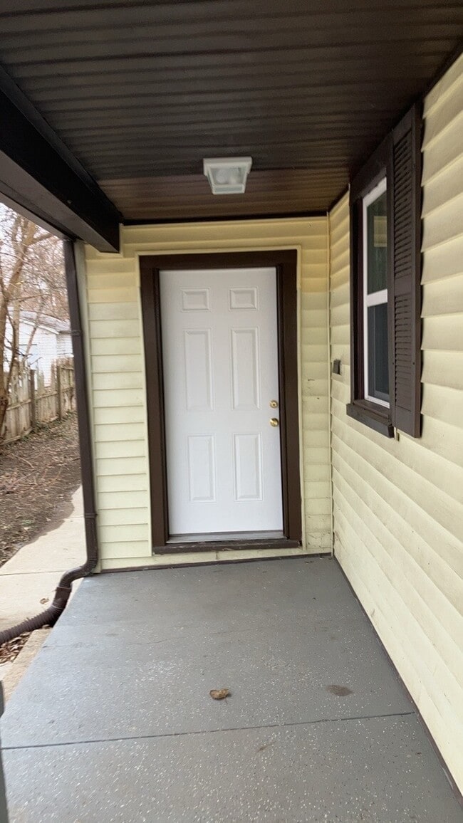 Photo - 105 S Irwin St