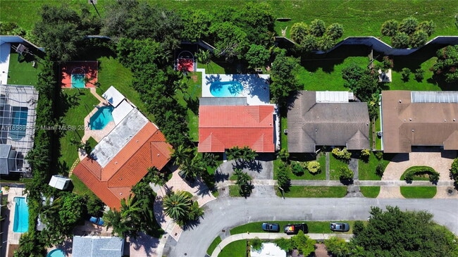 Photo - Northeast 18th Court, Miami, FL 33179 - 4 ...