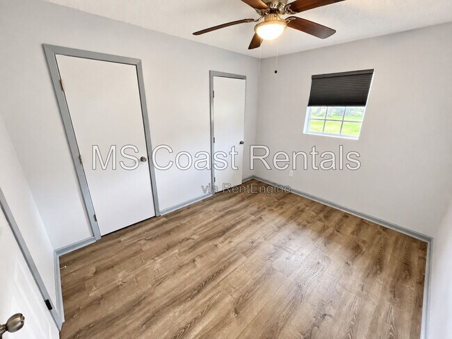 15061 Polk St Unidad E