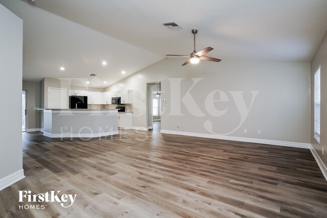 Photo - 629 NE Juanita Ct