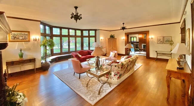 Building Photo - 3085 Fairmount Blvd