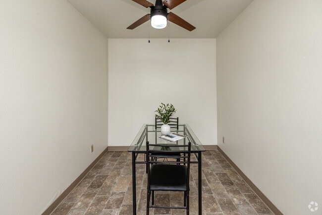 3BR, 2BA - 1,026SF - Dining Room
