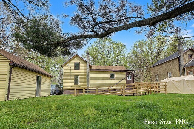 Photo - 1521 N Park St