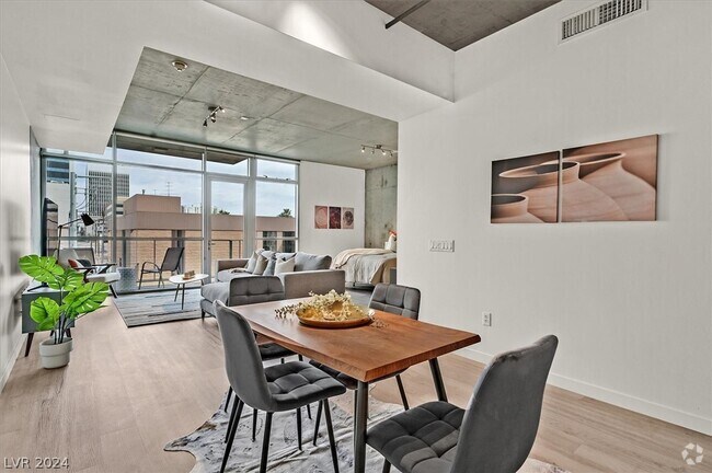 Building Photo - 353 E Bonneville Ave Unit 303 Rental