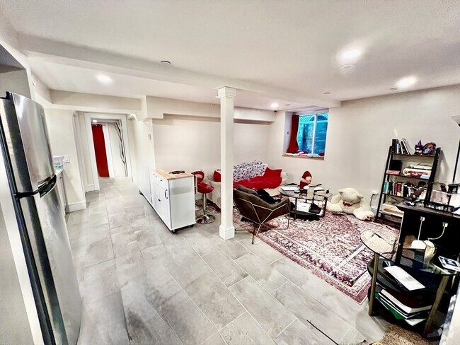 Building Photo - 34 Foster St Unit #1 Rental