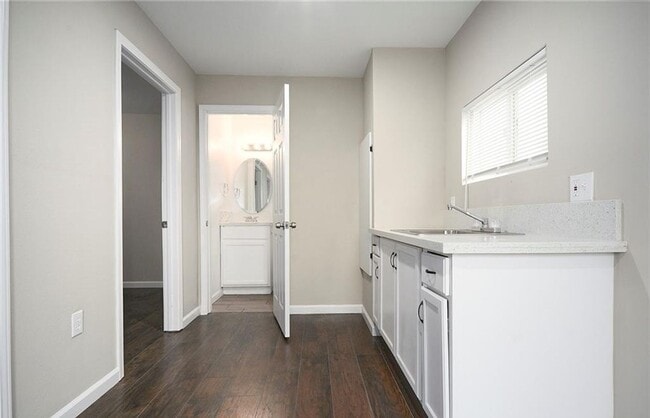 Photo - AVAILABLE NOW! LOVELY Remodeled 2 Bedroom / 1 Bath ADU in Yucca Valley! MOVE IN SPECIAL! 50% OFF ... Unit B