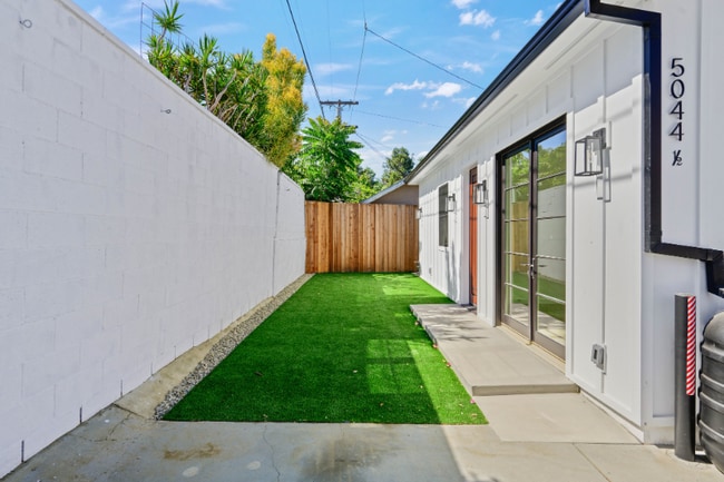 Photo - 5044 1/2 Hartwick St