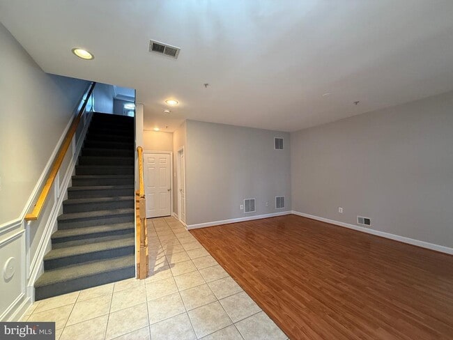 Building Photo - 1127 Gaither Rd