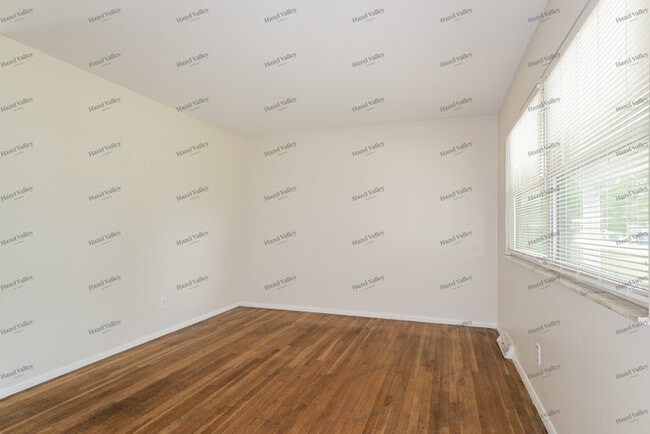 Photo - 1415 Cove Ln