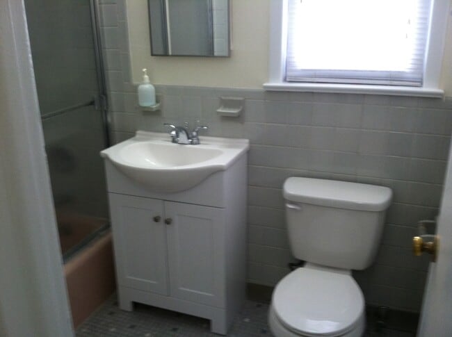 Photo - 495 Main St Unidad B-L