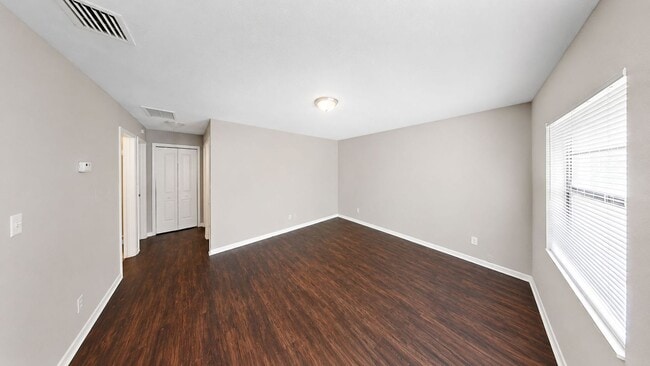 Photo - 921 E Poinsettia Ave Unit B