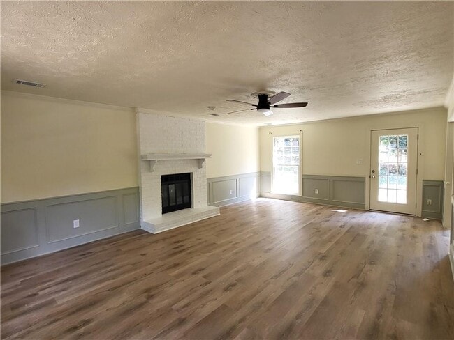 Photo - 1920 Shoreline Trace SW