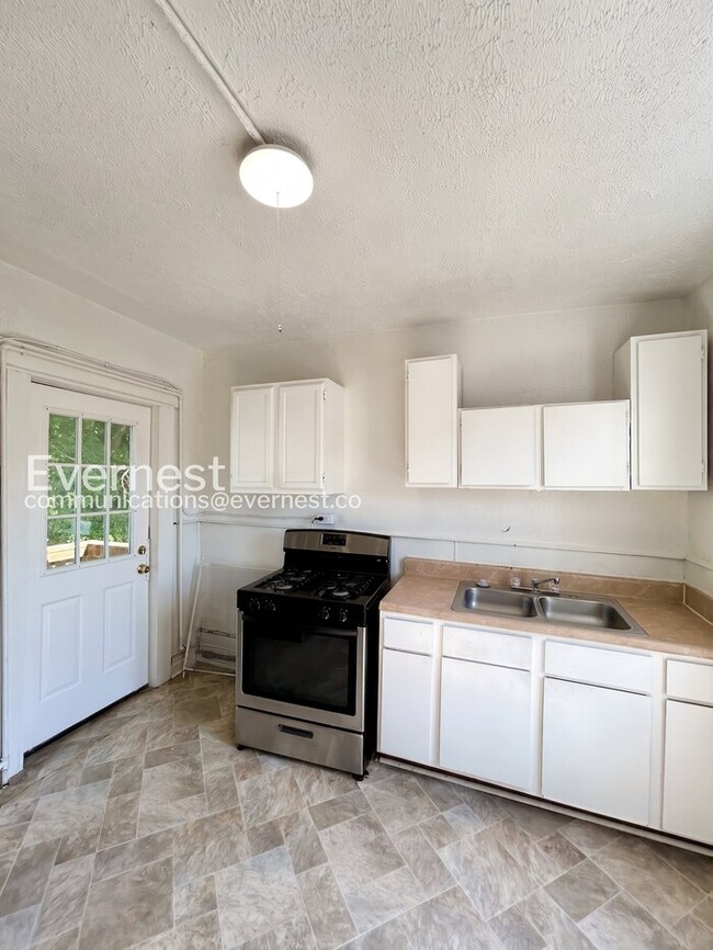 Photo - 2016 Fairmount Ave Unit Apt 2