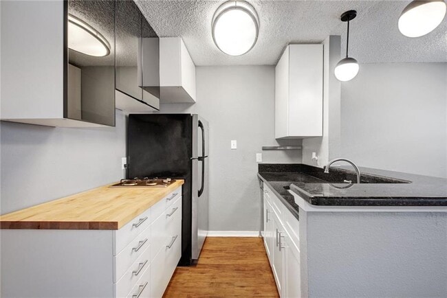 Photo - 2401 Manor Rd Unit 127