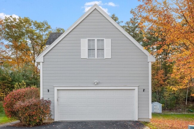 Photo - 131 Forest Hill Way