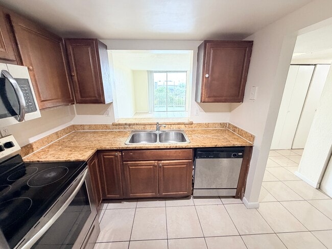 Photo - 496 NW 165th St