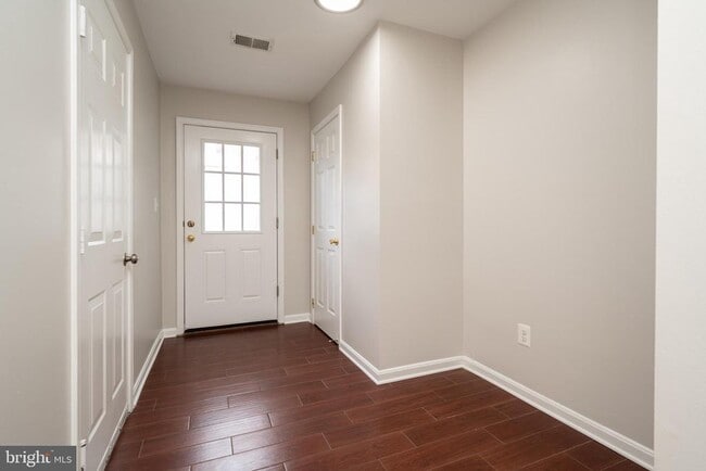 Building Photo - 20382 Farmgate Terrace