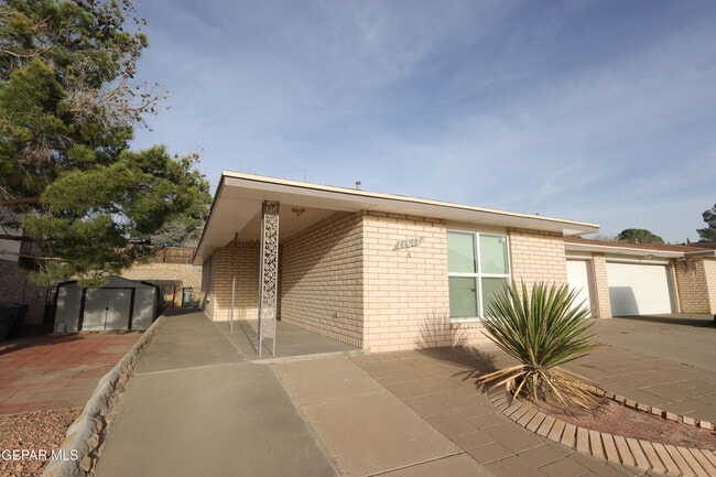 Photo - 11617 Soberana Ln