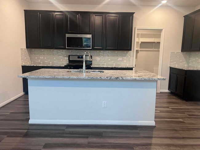 Photo - 128 Tucana St