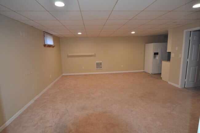 Living/Dining - 17 Davis Ave Apartments Unit 17 Davis Ave.  2A