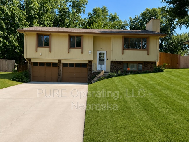 Photo - 15229 Y St