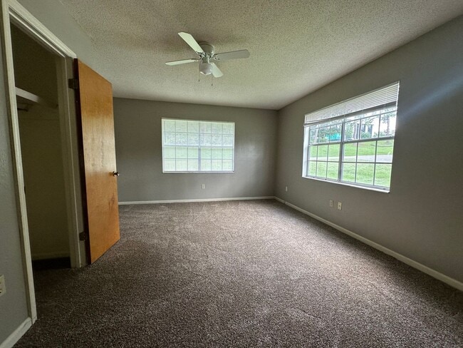 Photo - 2 bedroom duplex on the Eastside avail NOW! Unidad 1A