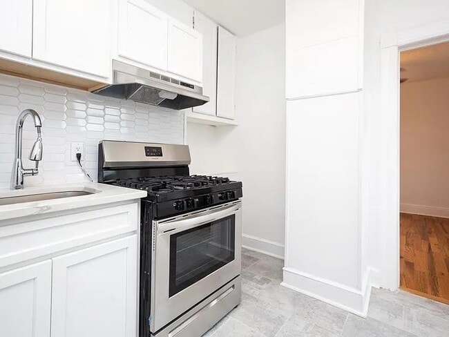 Photo - 733 Hudson Ave Unidad 2