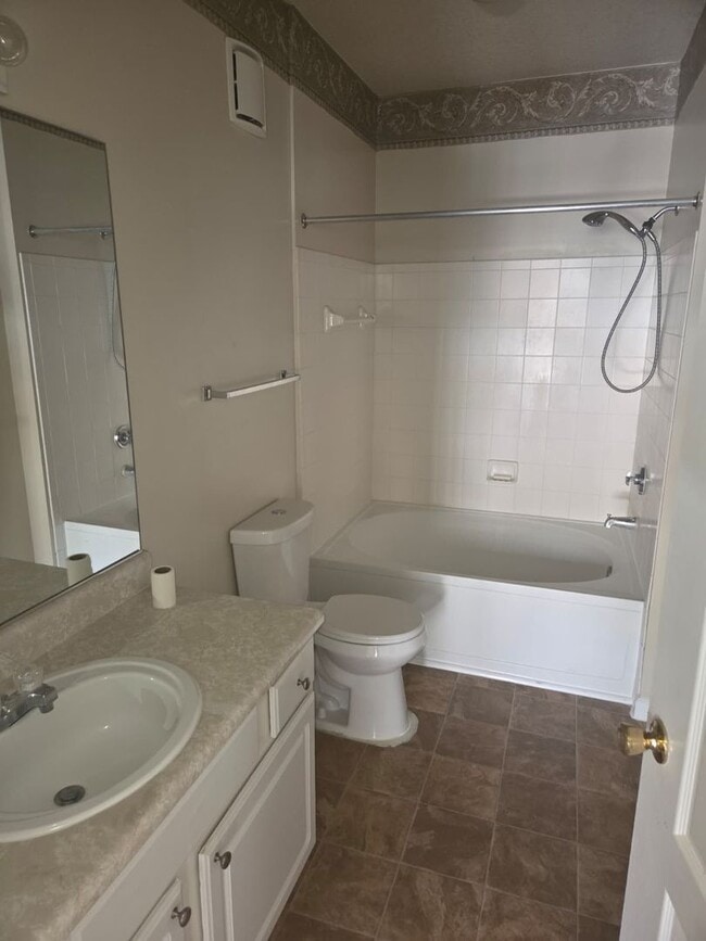 Photo - 2 Bedroom 2 bathroom unit available now!