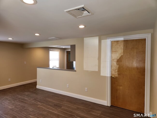 Photo - 132 W Main St Unit E