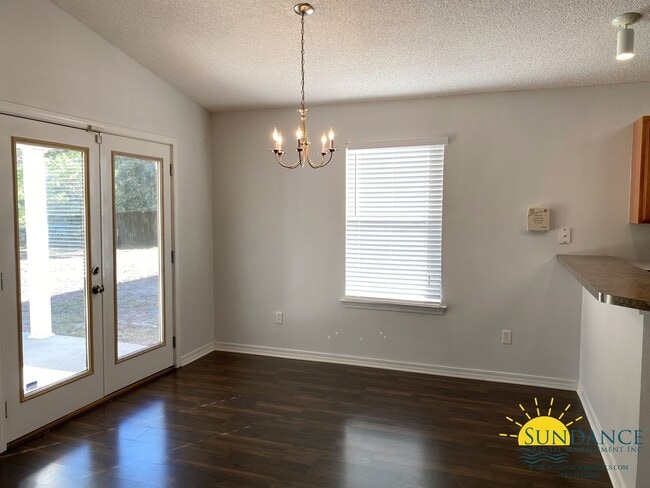 Photo - Beautiful 3 Bedroom Home in Navarre