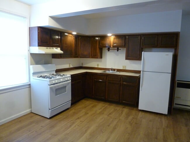 Building Photo - 110 Lancaster St Unit B Rental