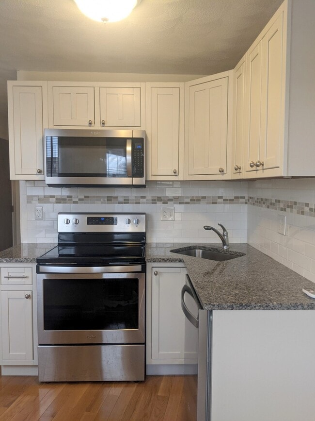 Building Photo - 3 Holland St Unit 3 Rental
