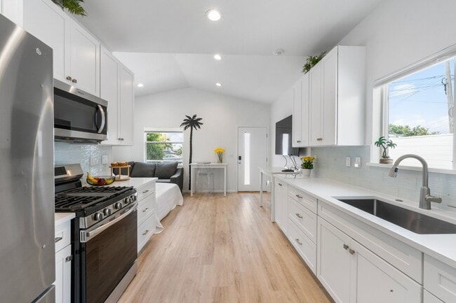 Photo - 252 Walsh St Unidad 2