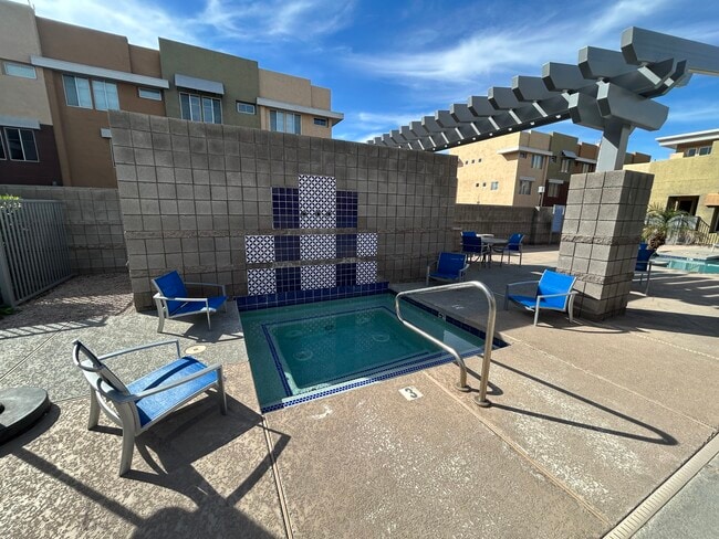 Photo - 6605 N 93rd Ave