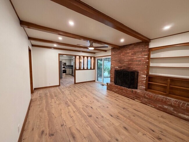 Photo - Rollingwood Neighborhood