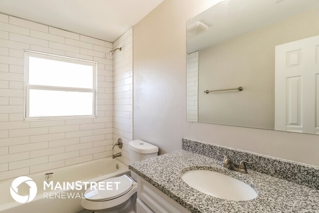 Photo - 5701 N Warren Ave