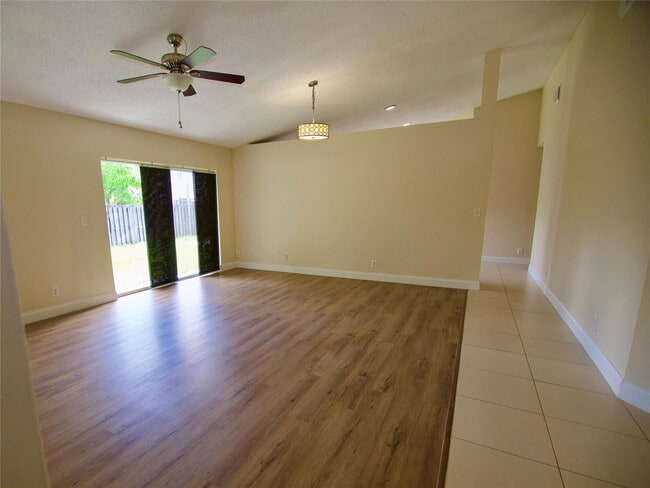 Photo - 9471 NW 52nd St