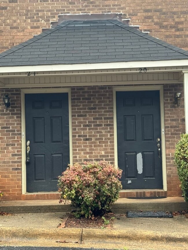 Photo - 3-Bedroom Townhome Just Minutes From Downtown Hickory!