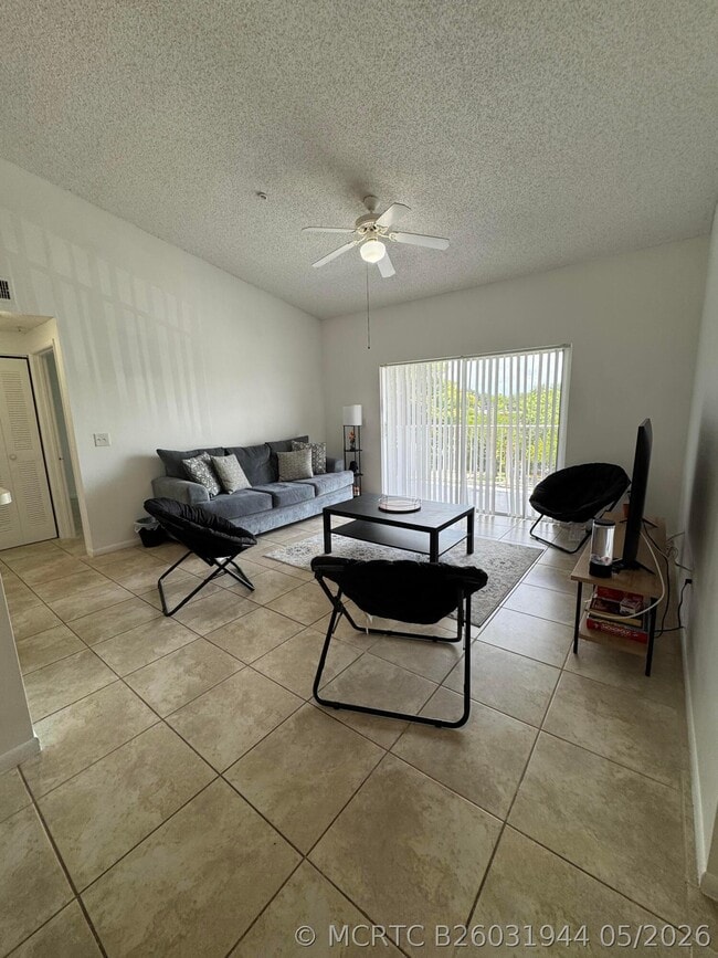 6944 SW 39th St Unit B304