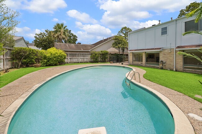 Photo - 10314 Olympia Dr
