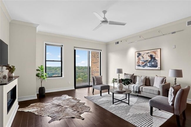 Photo - 2233 Peachtree Rd